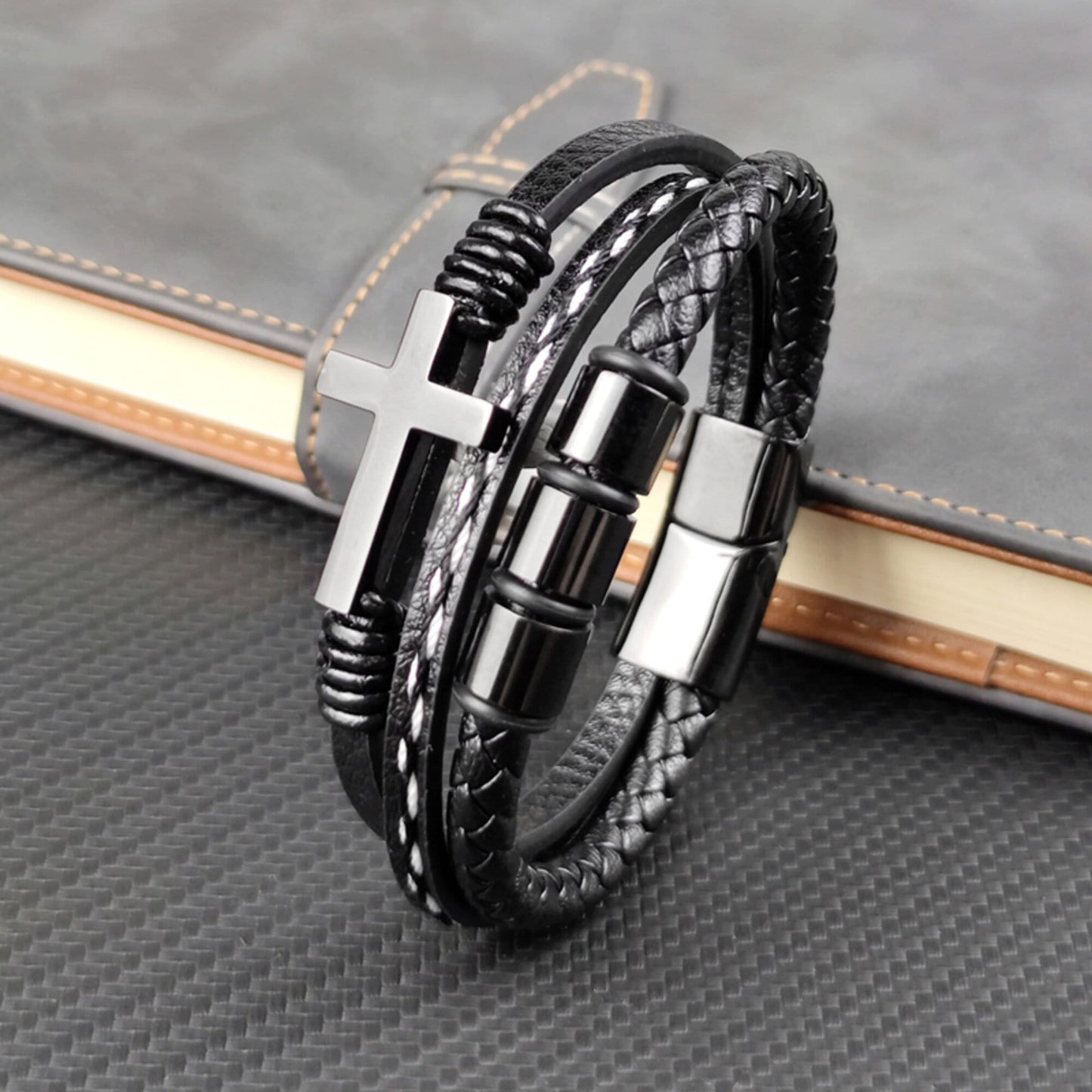 Bracelet Croix en Cuir Tressé Noir JRBijouxDesign