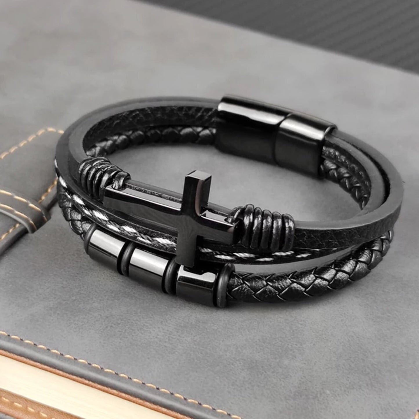 Bracelet Croix en Cuir Tressé Noir JRBijouxDesign