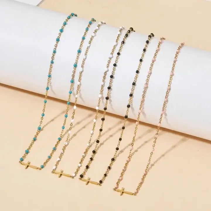 Collier croix perles couleurs