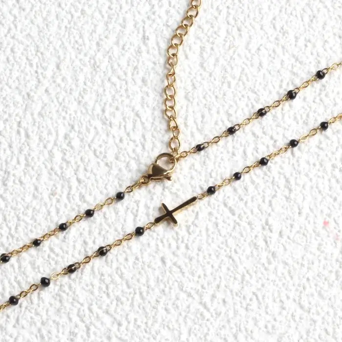 Collier croix perles noires