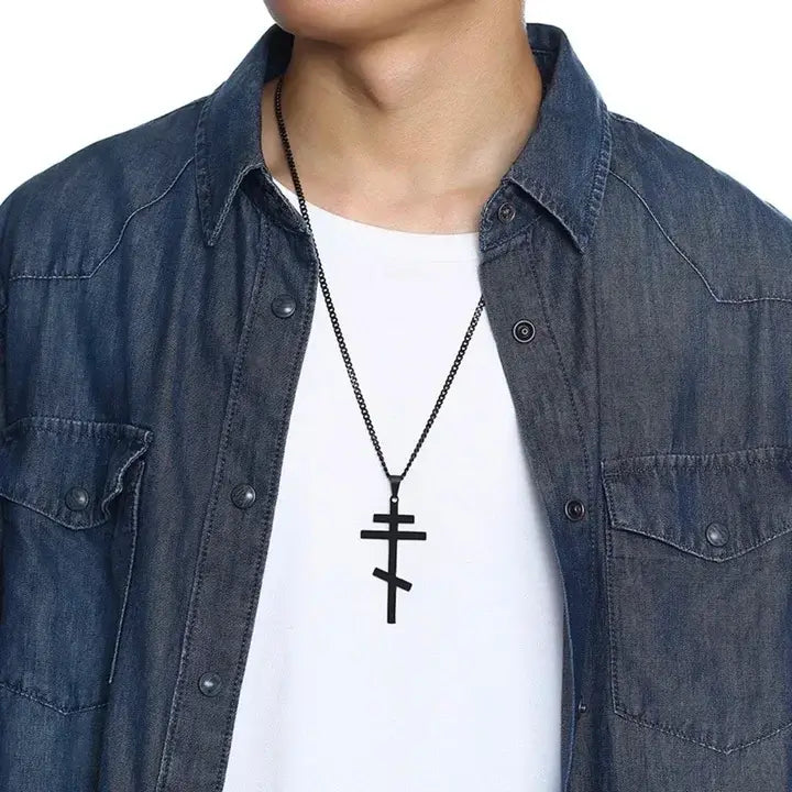 Collier Chrétien Grande Croix Orthodoxe porté