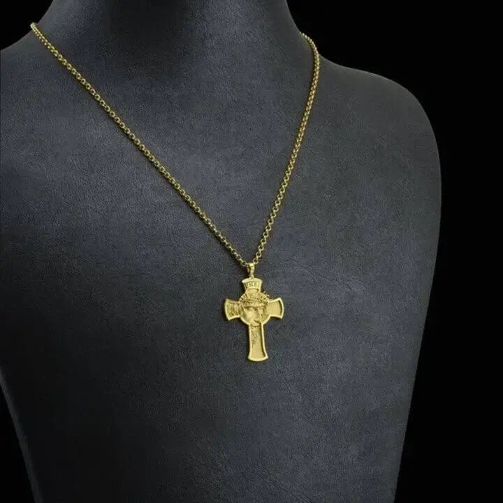 Collier visage Jésus Christ sur la Croix porté