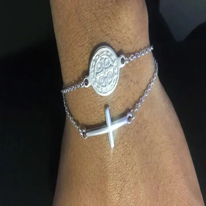 Bracelet Chrétien avec Médaille Saint Benoit argent porté