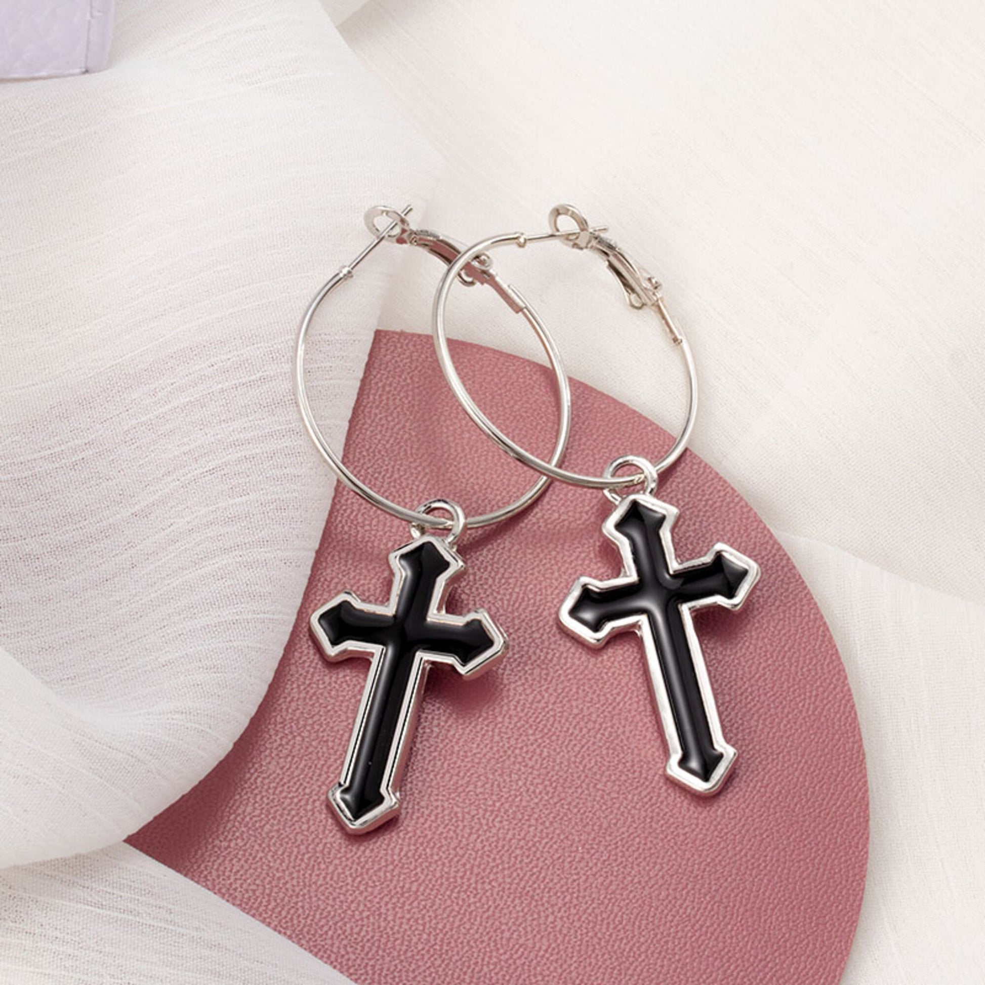 Boucles d'Oreilles Croix Style Gothique noires