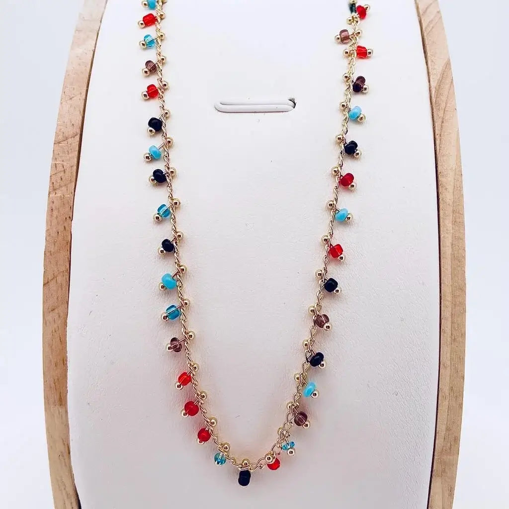 Collier pendentifs Gigi Clozeau et perles colorées or support