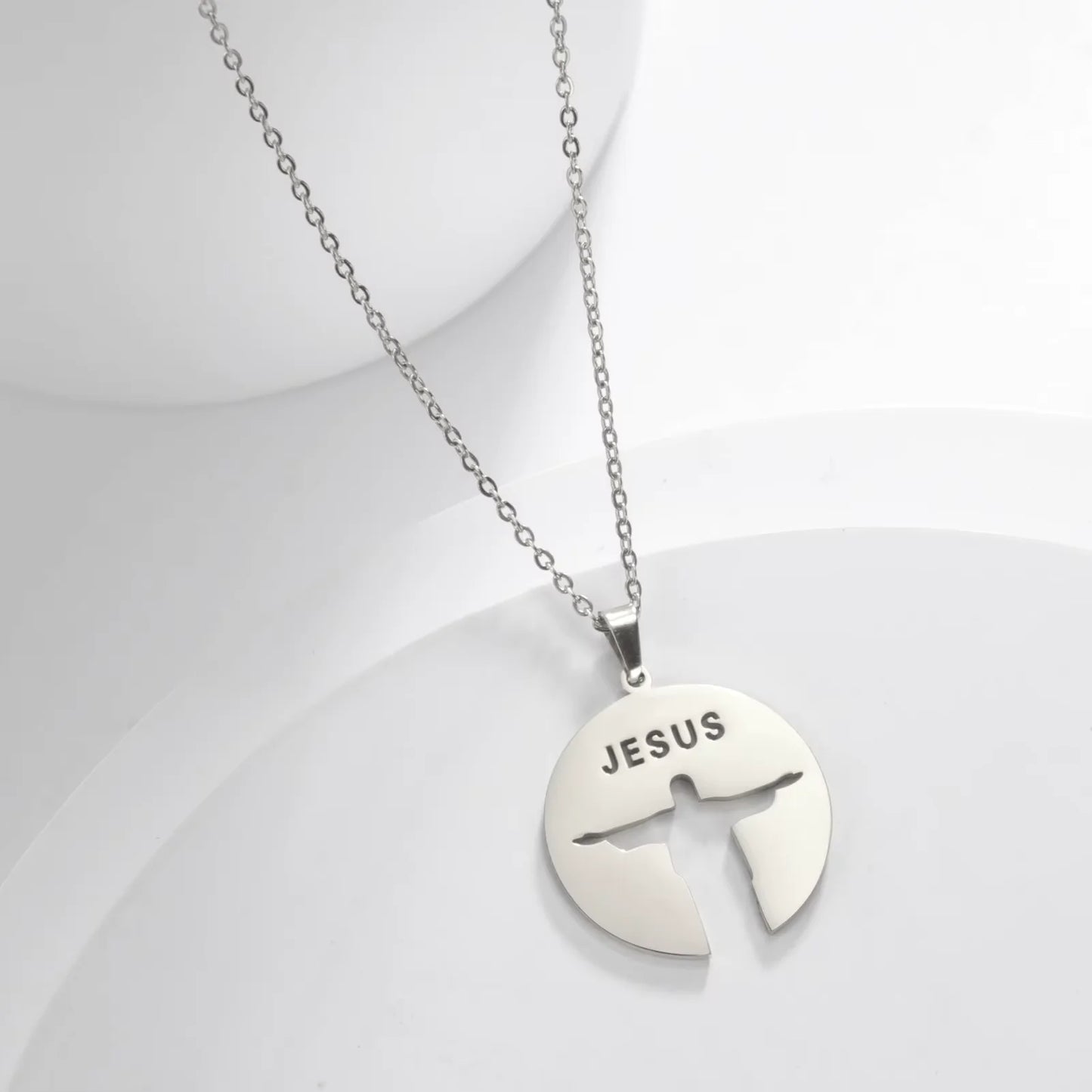 Collier Christ Rédempteur Inscription Jésus argent