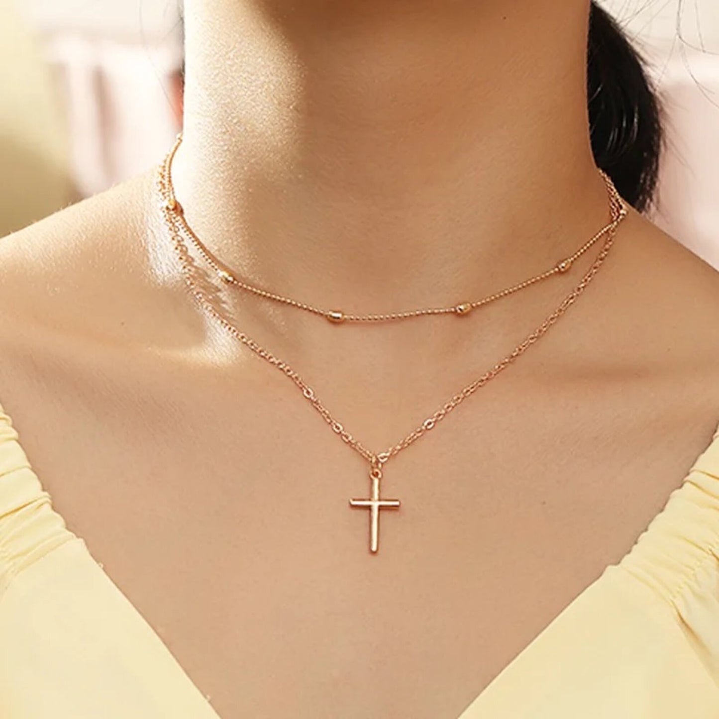 Collier Croix porté