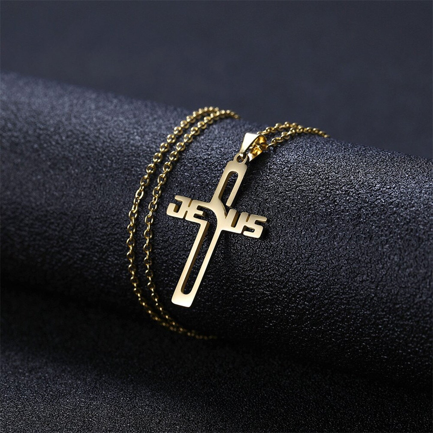 Collier Croix Chrétienne avec Ecriture Jésus or