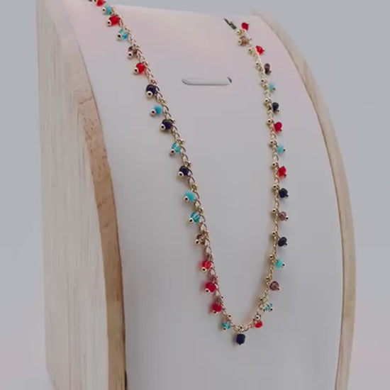 Collier pendentifs Gigi Clozeau et perles colorées video