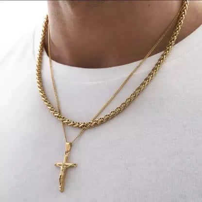 Collier croix chrétienne portant Jésus Christ porté